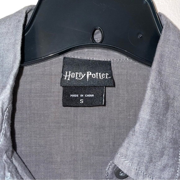 Harry Potter Up to No Good Women's Woven Button-Up Shirt Size Small - Picture 3 of 8